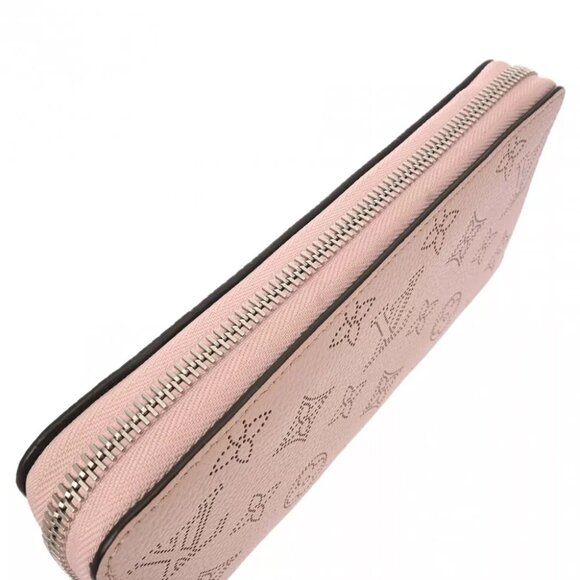LOUIS VUITTON Monogram Mahina Zippy wallet Magnolia - Picture 10 of 12